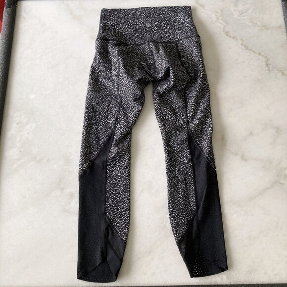 Lululemon Wunder Under Leggings / Tights / Pants (black & white) Luon, High rise - Picture 4 of 8